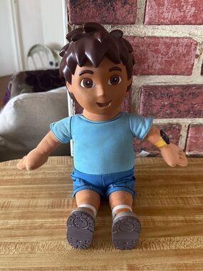 Fisher-Price 2006 Talking Diego doll from the Dora the Explorer series [Working]